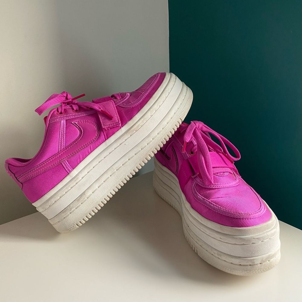 NIKE Vandal 2K Platform Sneakers (Hyper Magenta)